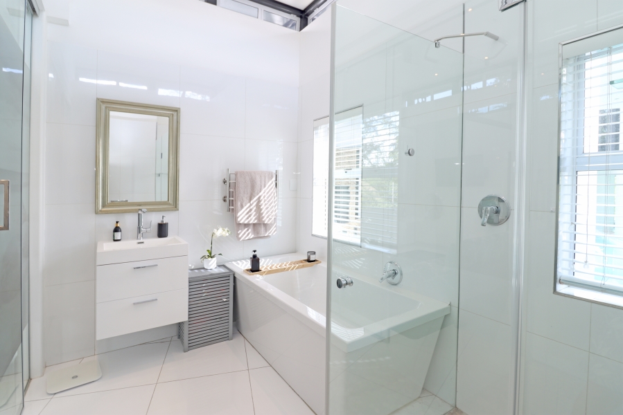 To Let 4 Bedroom Property for Rent in Waterfall Country Village Gauteng