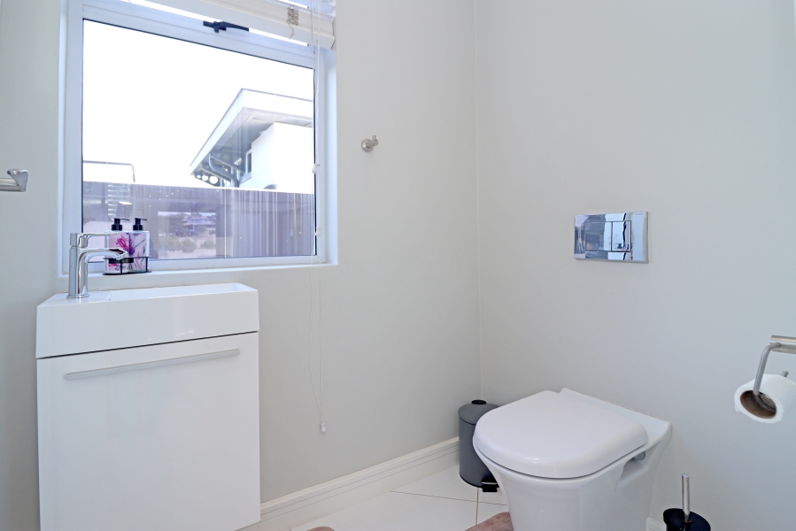 To Let 4 Bedroom Property for Rent in Waterfall Country Village Gauteng