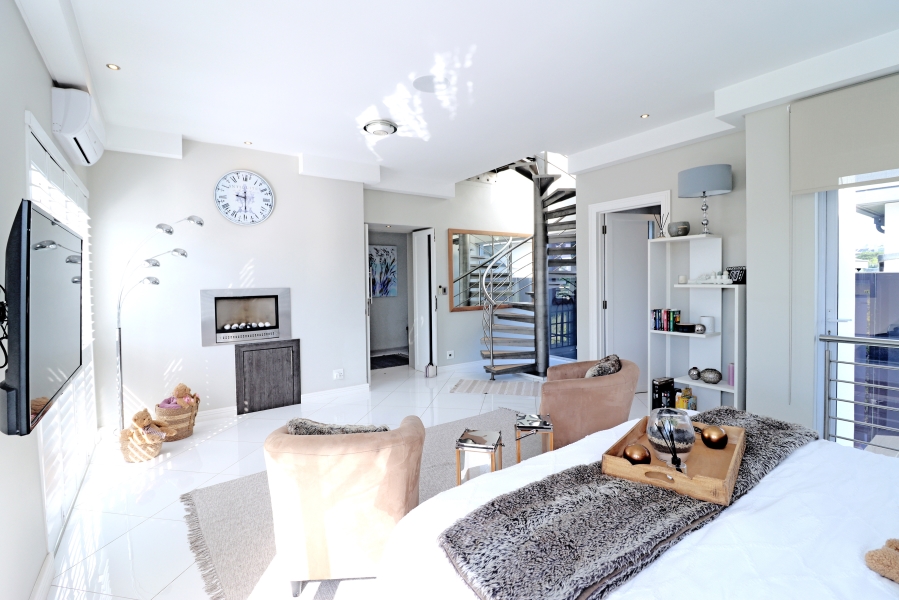 To Let 4 Bedroom Property for Rent in Waterfall Country Village Gauteng
