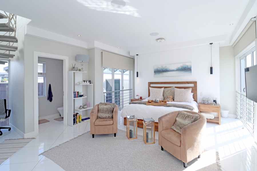 To Let 4 Bedroom Property for Rent in Waterfall Country Village Gauteng