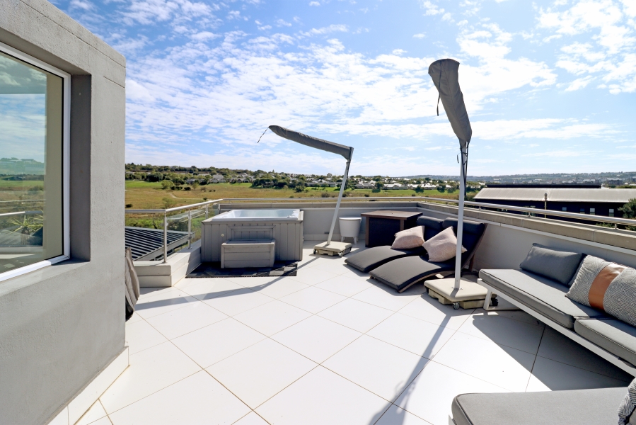 To Let 4 Bedroom Property for Rent in Waterfall Country Village Gauteng