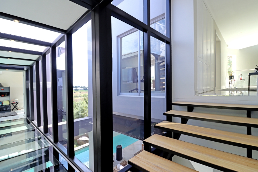 To Let 4 Bedroom Property for Rent in Waterfall Country Village Gauteng