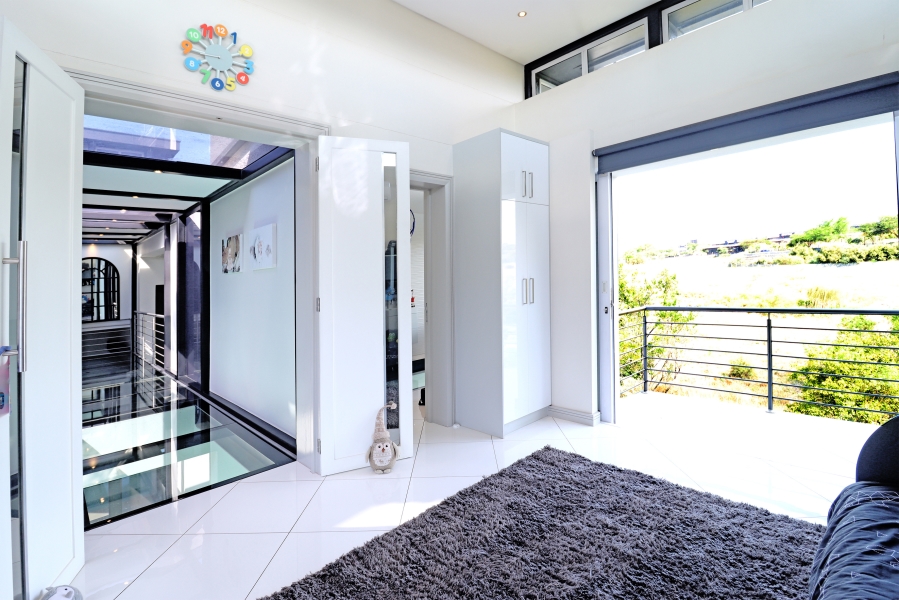 To Let 4 Bedroom Property for Rent in Waterfall Country Village Gauteng