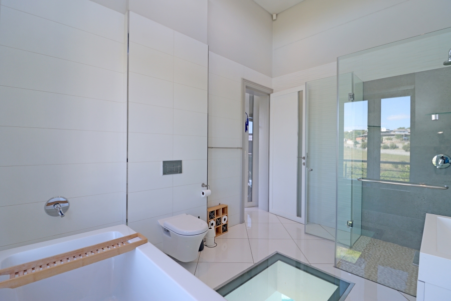 To Let 4 Bedroom Property for Rent in Waterfall Country Village Gauteng