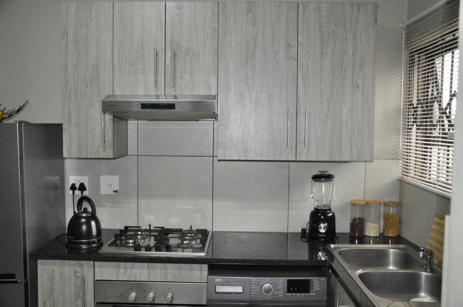 1 Bedroom Property for Sale in Glen Austin Gauteng