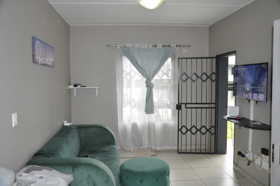 1 Bedroom Property for Sale in Glen Austin Gauteng