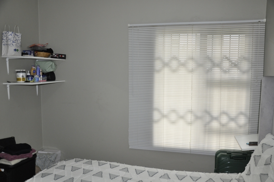 1 Bedroom Property for Sale in Glen Austin Gauteng