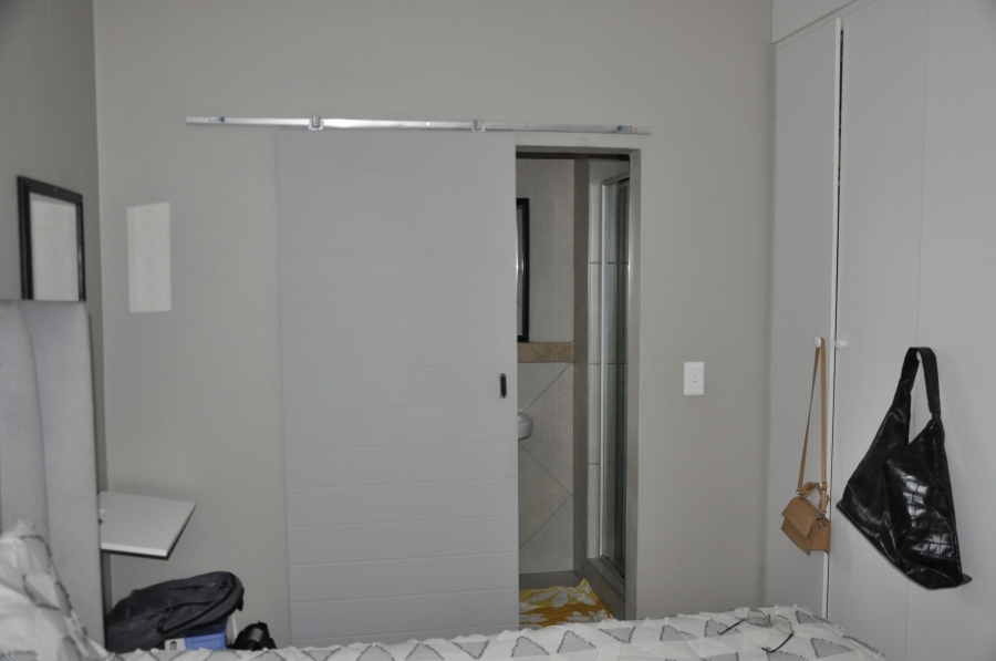 1 Bedroom Property for Sale in Glen Austin Gauteng