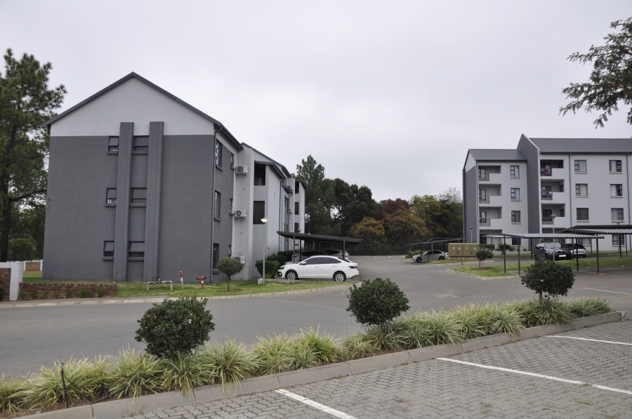 1 Bedroom Property for Sale in Glen Austin Gauteng