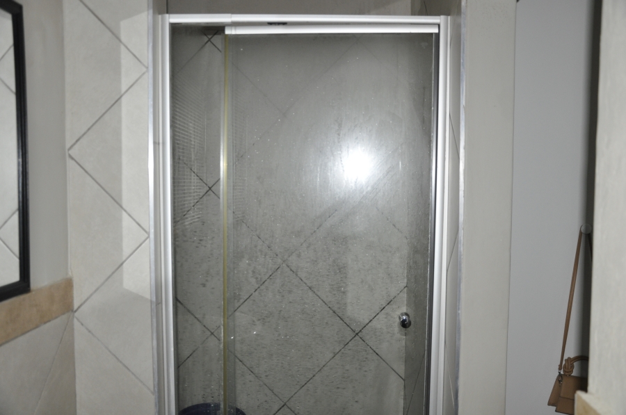 1 Bedroom Property for Sale in Glen Austin Gauteng