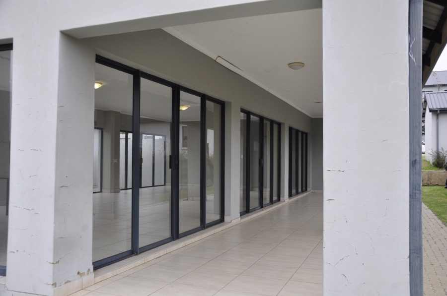 1 Bedroom Property for Sale in Glen Austin Gauteng