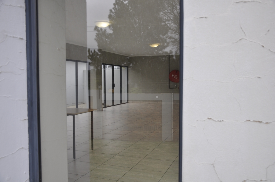 1 Bedroom Property for Sale in Glen Austin Gauteng
