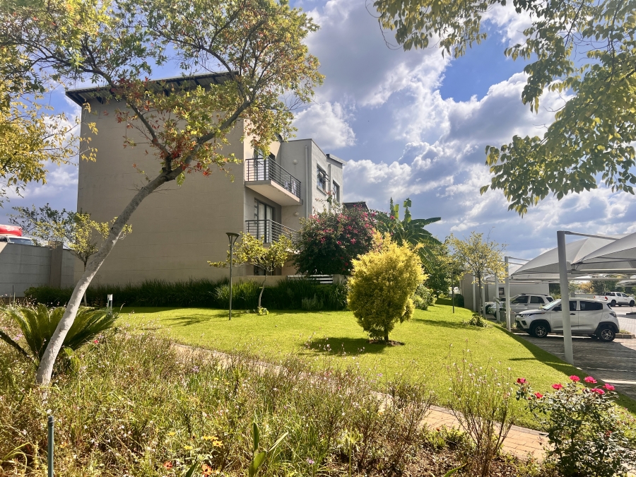 To Let 1 Bedroom Property for Rent in The Paddocks Gauteng