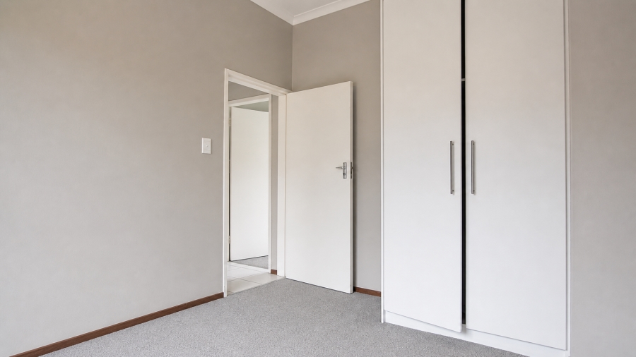 2 Bedroom Property for Sale in Roodekrans Gauteng