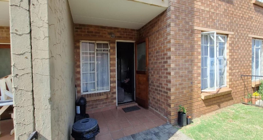 2 Bedroom Property for Sale in Comet Gauteng