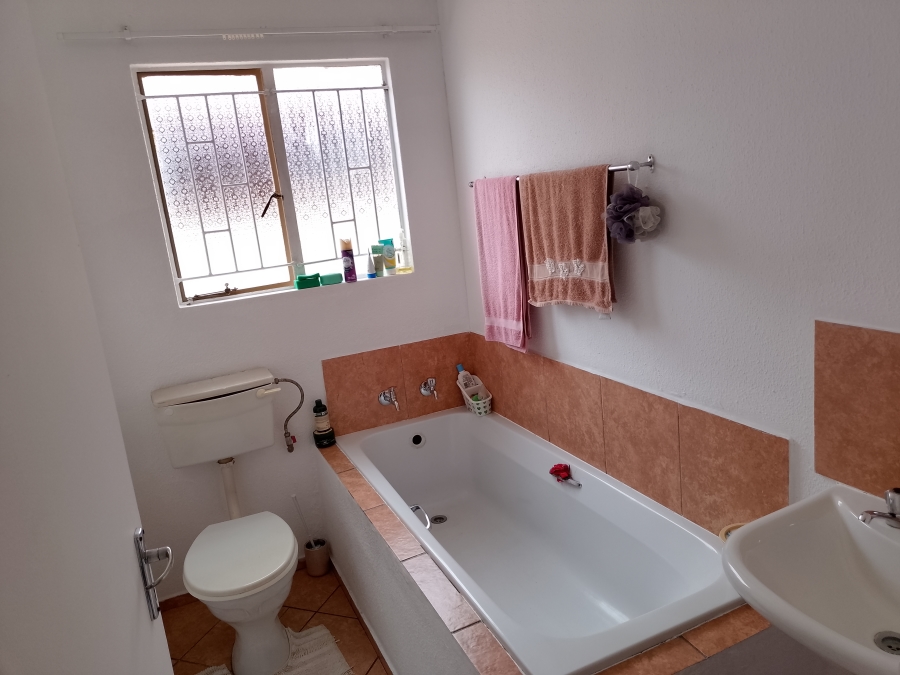 3 Bedroom Property for Sale in Gem Valley Gauteng