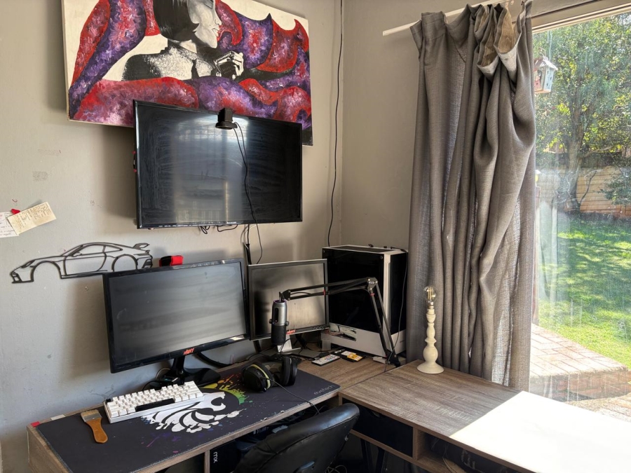 3 Bedroom Property for Sale in Glenvista Gauteng