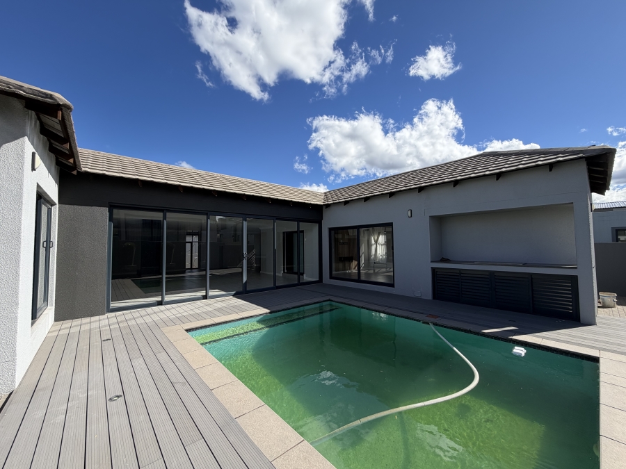 4 Bedroom Property for Sale in Eye of Africa Gauteng