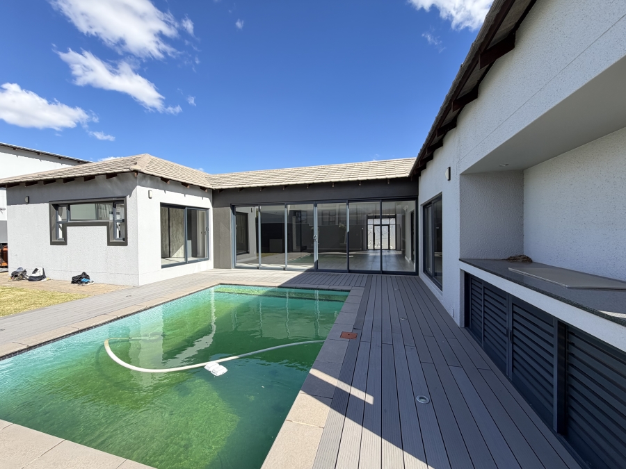 4 Bedroom Property for Sale in Eye of Africa Gauteng