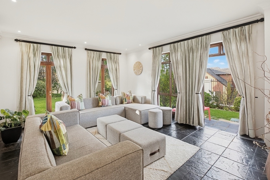 To Let 4 Bedroom Property for Rent in Bryanston Gauteng