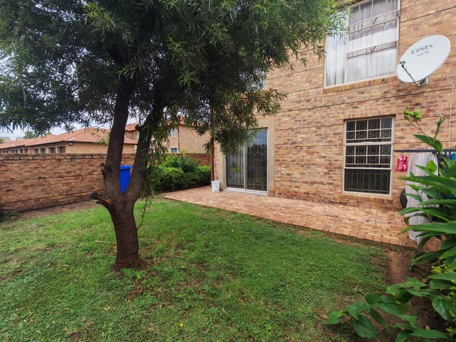 4 Bedroom Property for Sale in Annlin Gauteng