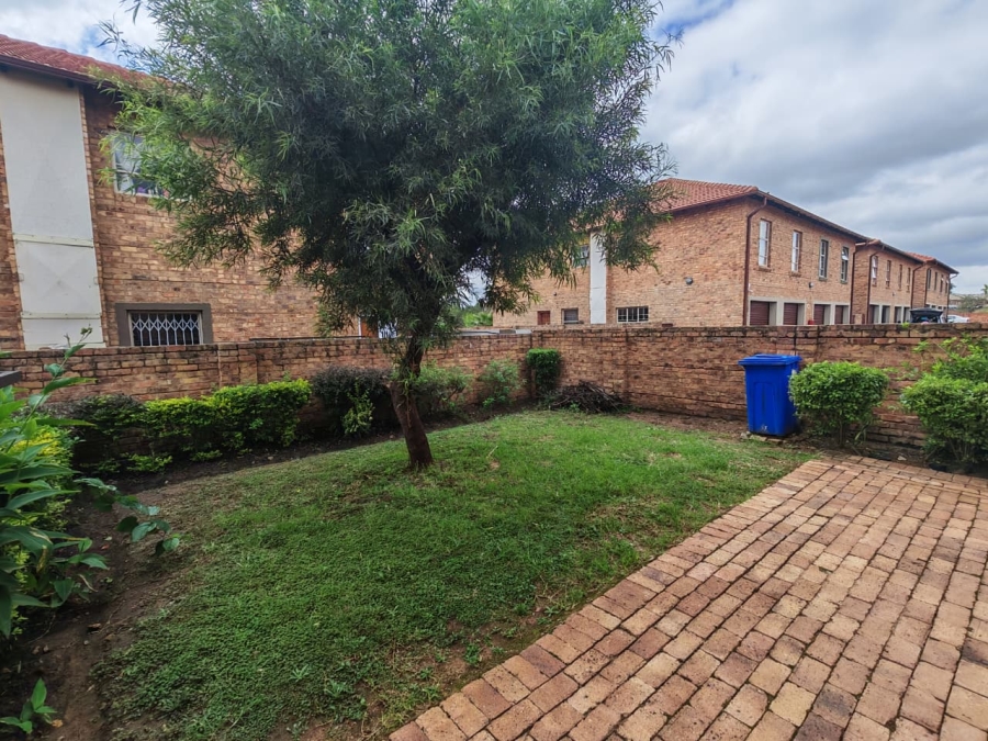 4 Bedroom Property for Sale in Annlin Gauteng