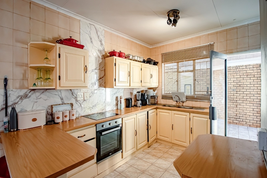 4 Bedroom Property for Sale in Sinoville Gauteng
