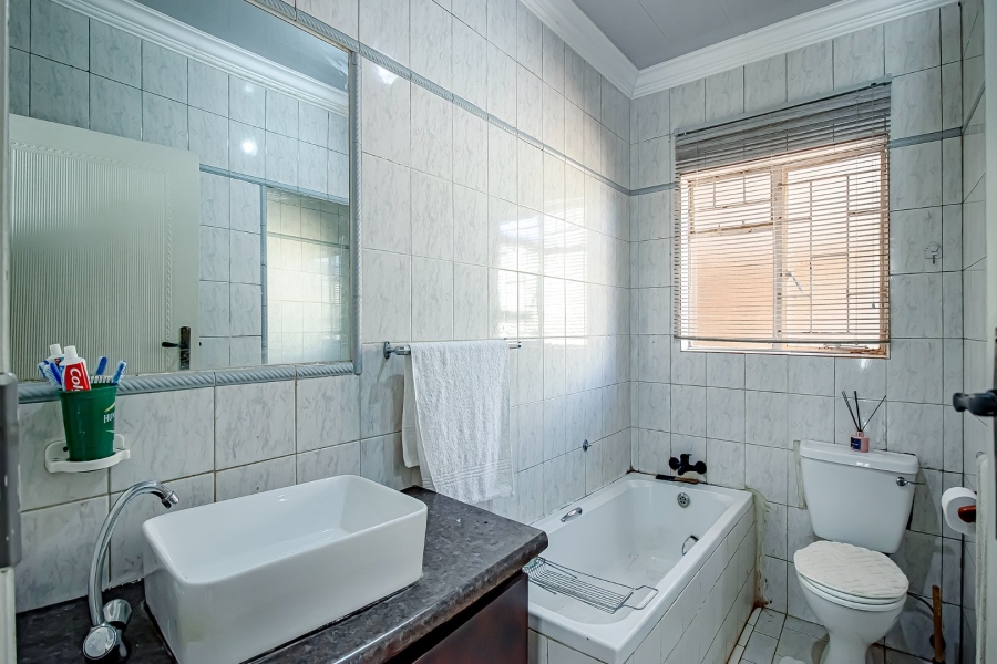 4 Bedroom Property for Sale in Sinoville Gauteng