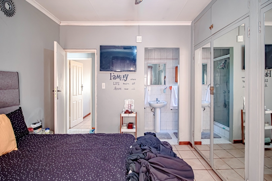 4 Bedroom Property for Sale in Sinoville Gauteng