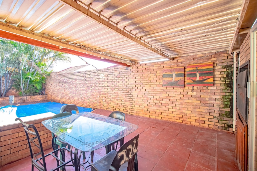 4 Bedroom Property for Sale in Sinoville Gauteng