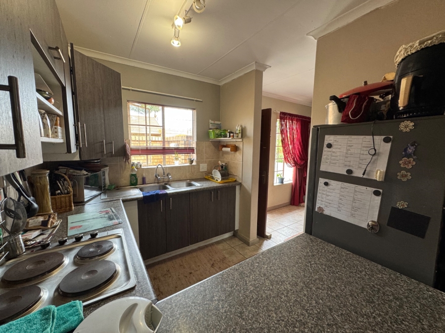 2 Bedroom Property for Sale in Sinoville Gauteng