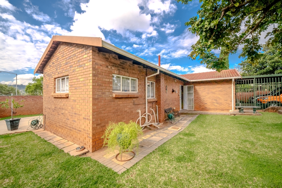 3 Bedroom Property for Sale in Faerie Glen Gauteng