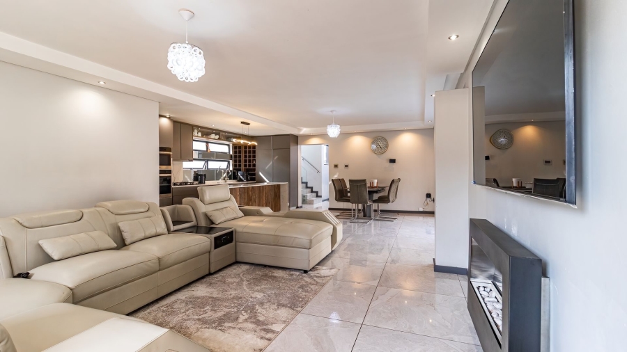4 Bedroom Property for Sale in Swallow Hills Lifestyle Estate Gauteng