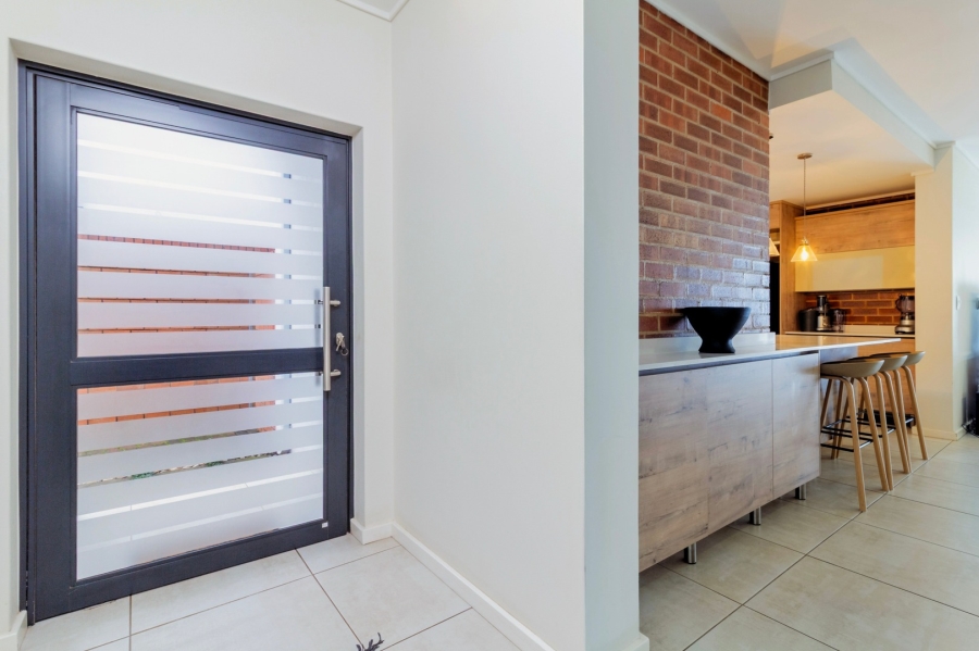 To Let 4 Bedroom Property for Rent in Sharonlea Gauteng