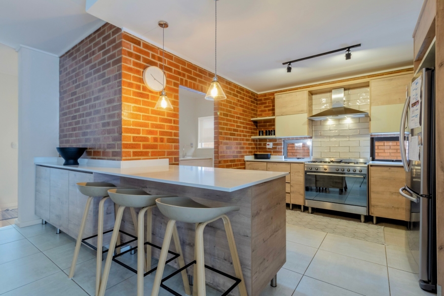 To Let 4 Bedroom Property for Rent in Sharonlea Gauteng