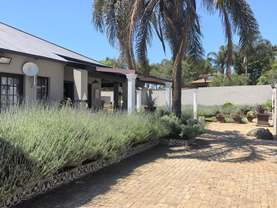 6 Bedroom Property for Sale in Mayville Gauteng