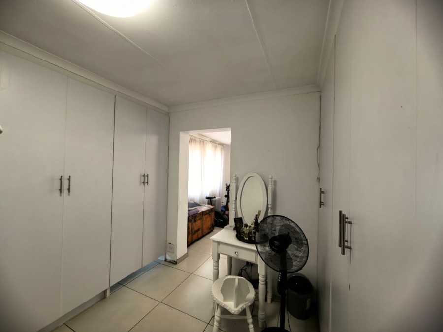 6 Bedroom Property for Sale in Mayville Gauteng