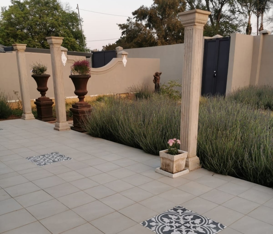 6 Bedroom Property for Sale in Mayville Gauteng