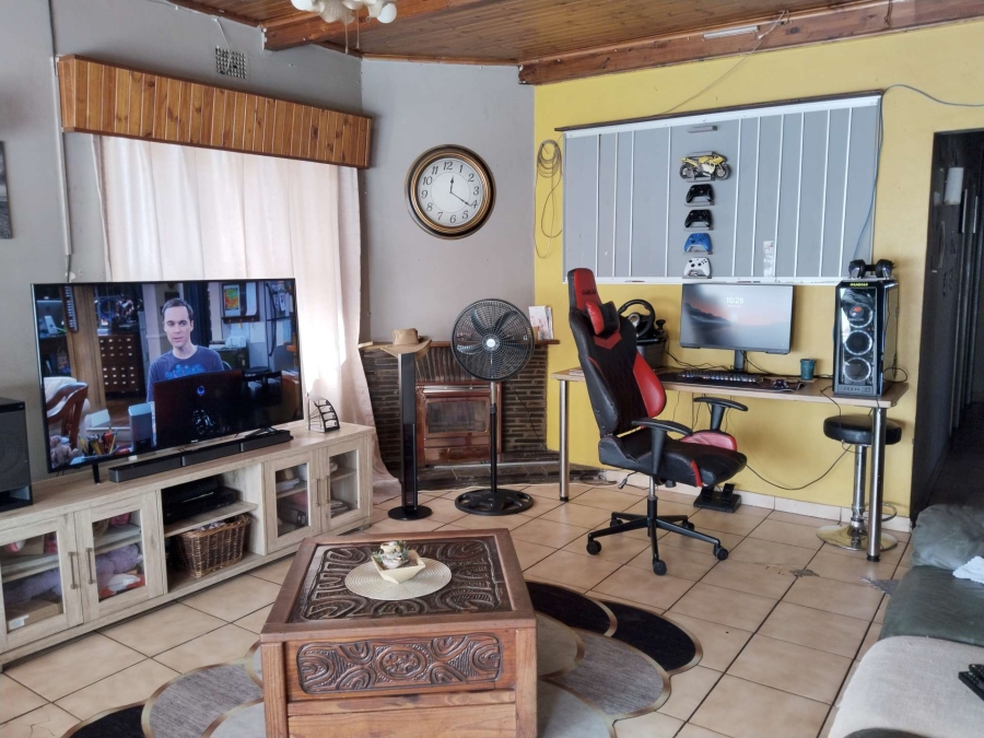 5 Bedroom Property for Sale in Booysens Gauteng