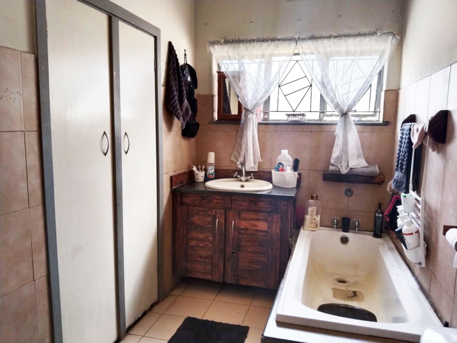 5 Bedroom Property for Sale in Booysens Gauteng