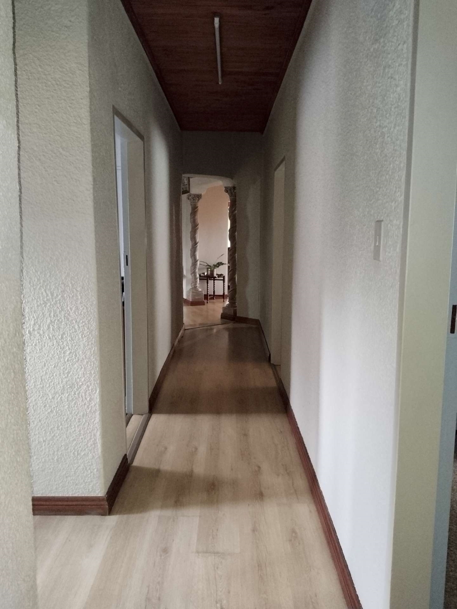 6 Bedroom Property for Sale in Andeon AH Gauteng