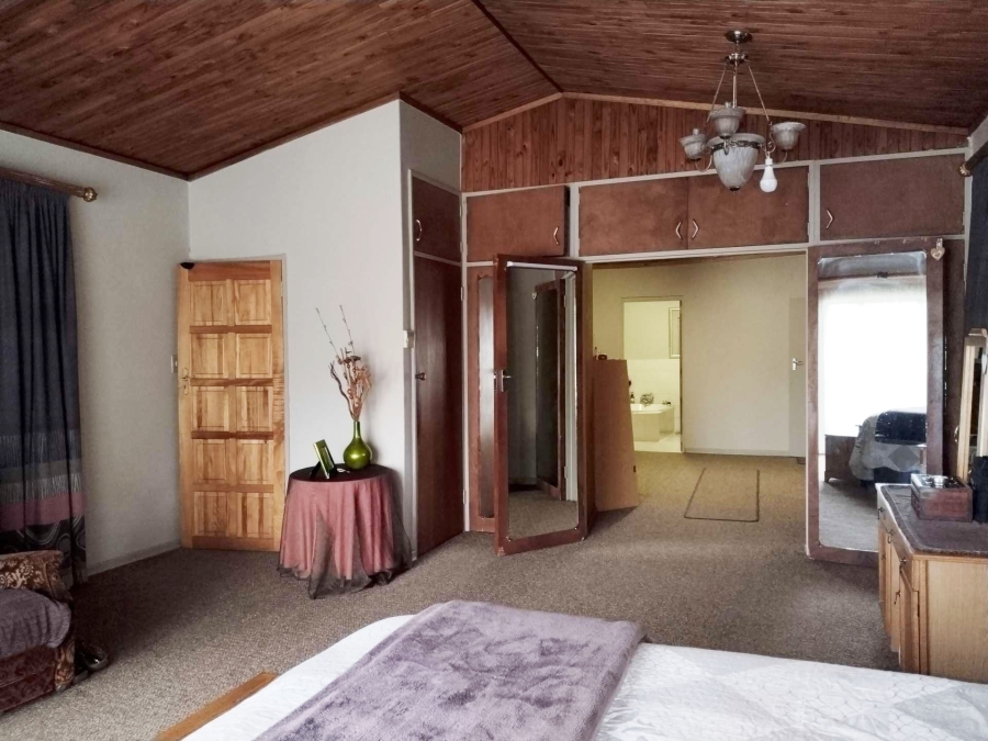 6 Bedroom Property for Sale in Andeon AH Gauteng