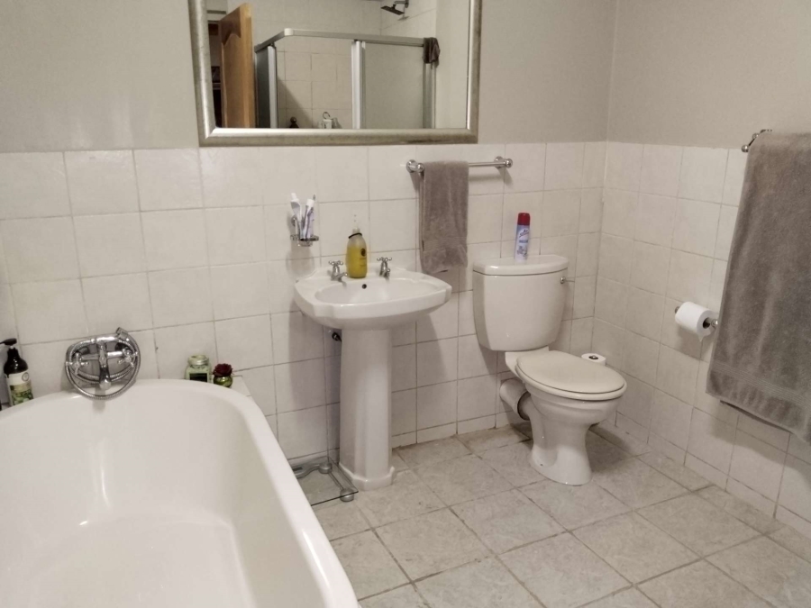 6 Bedroom Property for Sale in Andeon AH Gauteng