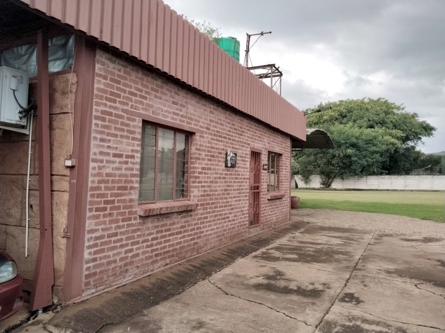 6 Bedroom Property for Sale in Andeon AH Gauteng
