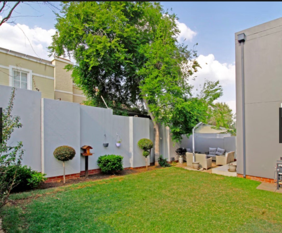 To Let 3 Bedroom Property for Rent in Broadacres Gauteng