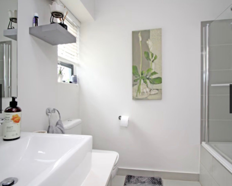 To Let 3 Bedroom Property for Rent in Broadacres Gauteng