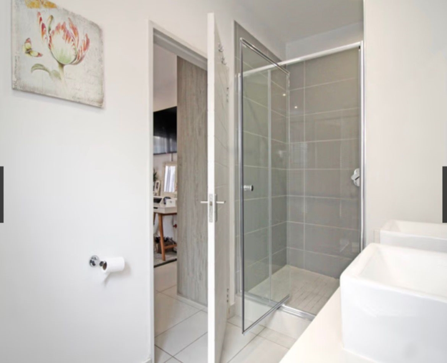 To Let 3 Bedroom Property for Rent in Broadacres Gauteng