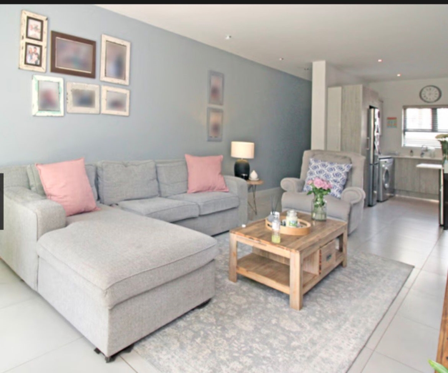 To Let 3 Bedroom Property for Rent in Broadacres Gauteng