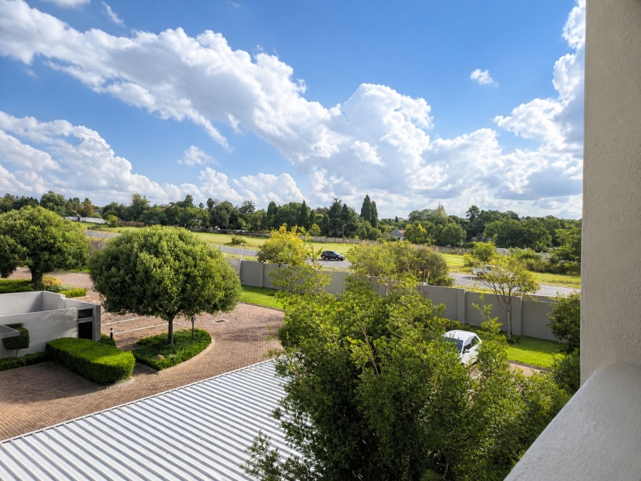 To Let 1 Bedroom Property for Rent in Lonehill Gauteng