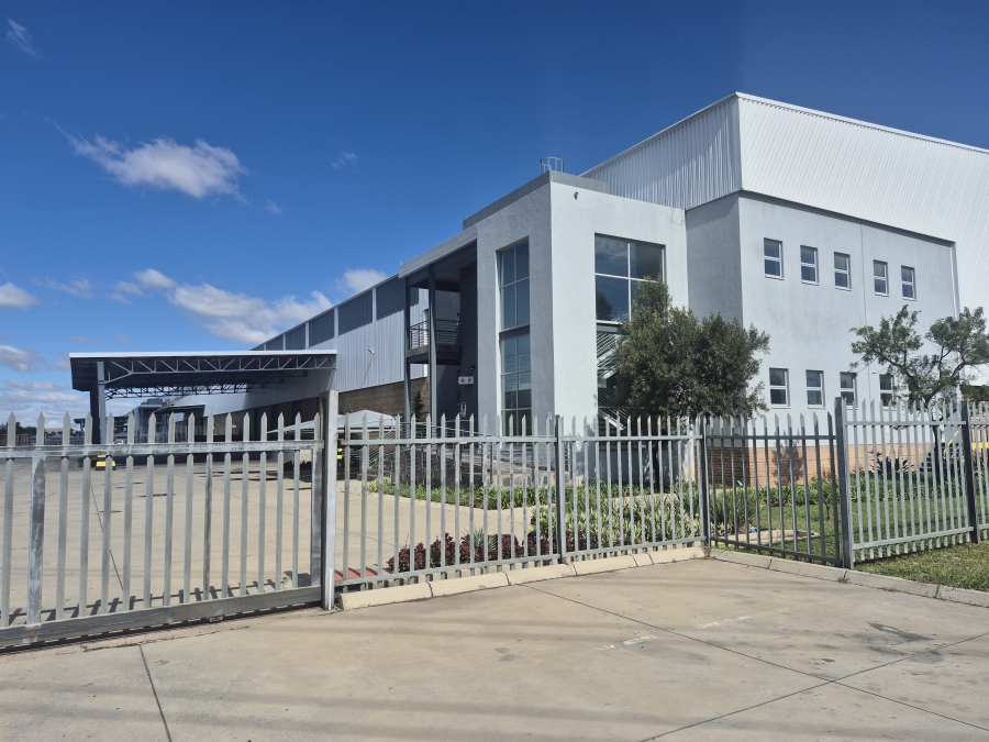 To Let Commercial Property for Rent in Gosforth Park Gauteng